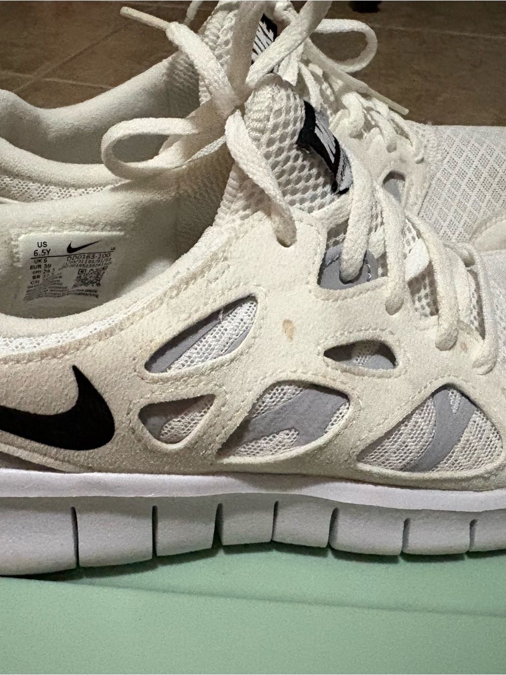 Nike White and Black Mesh Suede Running Sneakers